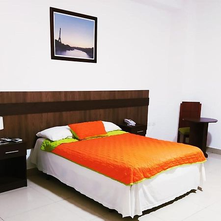 Manta Airport Hotel Exterior foto